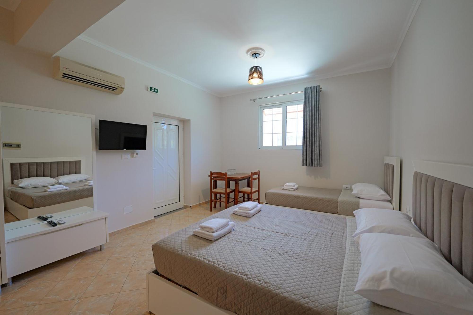 Hotel Deja Vu Ksamil Quarto foto